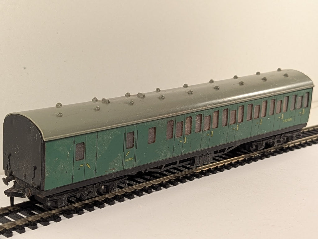 Hornby Dublo 4081 BR Green Suburban Composite Brake Coach OO Gauge - Damaged