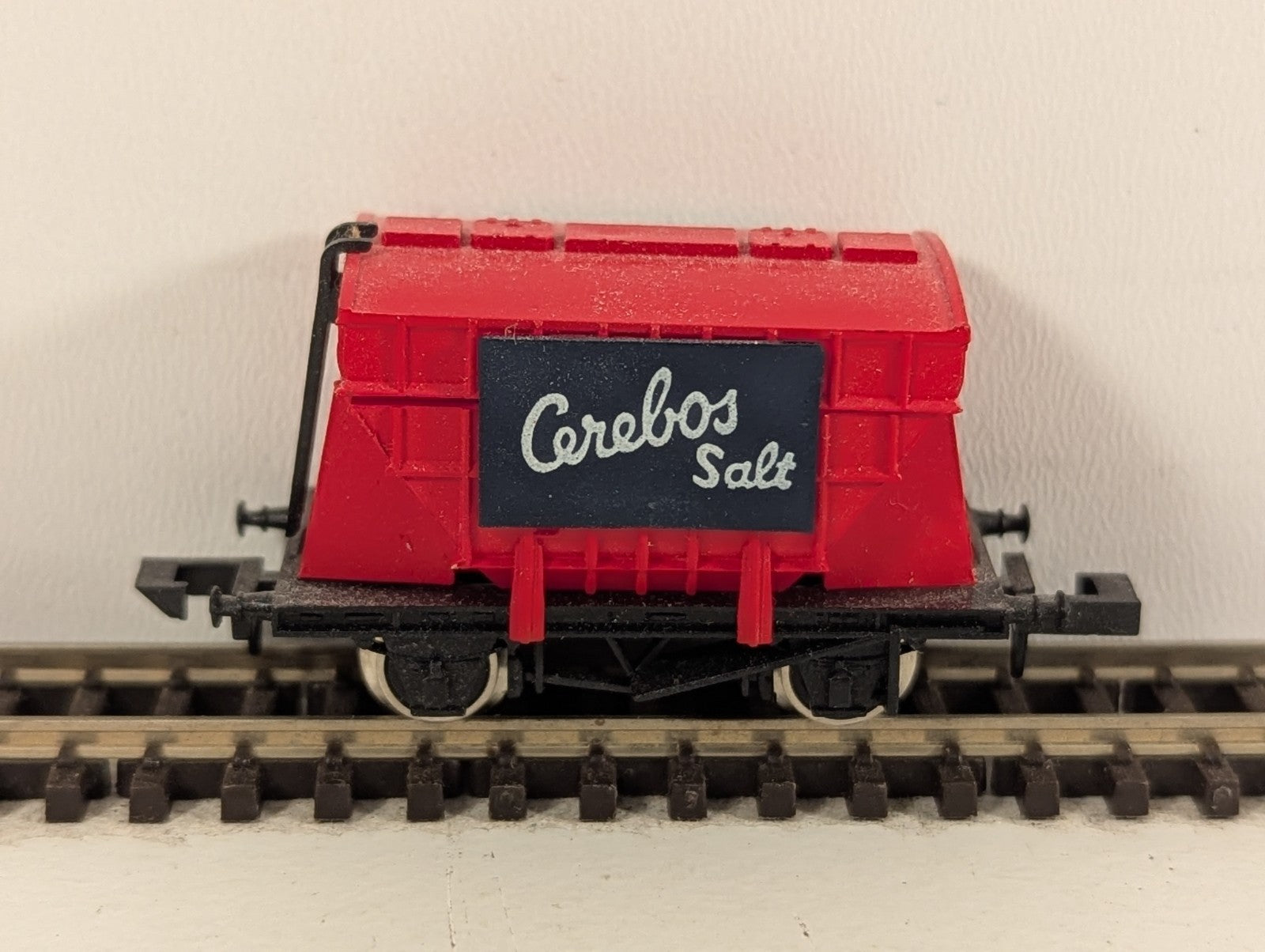 Graham Farish N Gauge 3513 Cerebos Hopper Wagon
