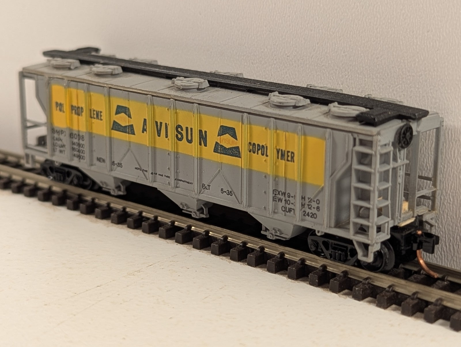 Bachmann N Gauge Avisun 47ft Covered Hopper