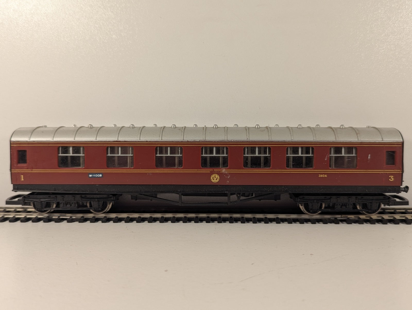 Hornby OO Gauge LMS Crimson Brake 3rd Coach