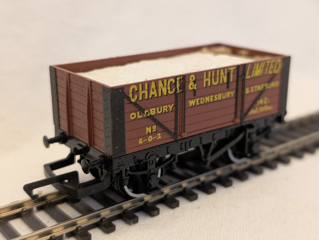Hornby 5 Plank Wagon 'Chance & Hunt' (with Load) Goods Wagon