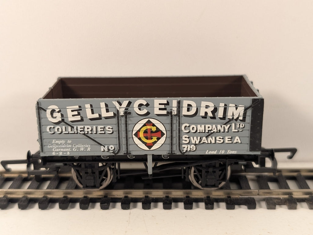 Hornby OO Gauge Grey Gellyceidrim Collieries 7 Plank Open Wagon
