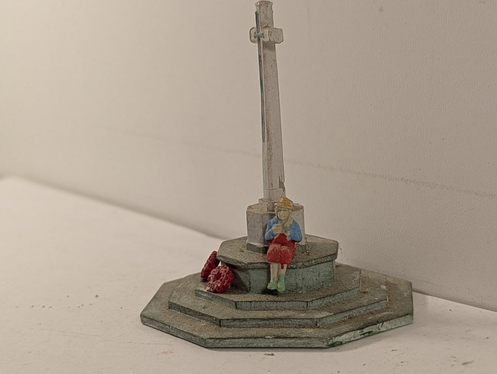 Hornby OO Gauge War Memorial Scenic Accessory R8639