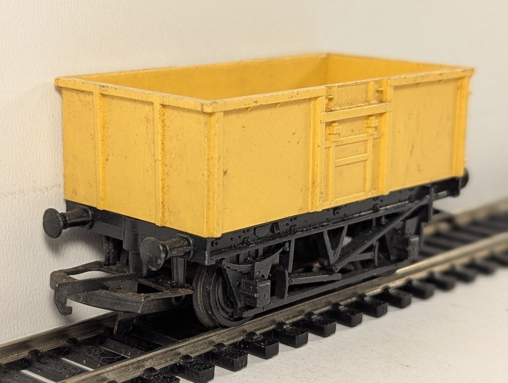 Tri-ang OO Gauge 7-Plank Open Wagon Goods Wagon Yellow