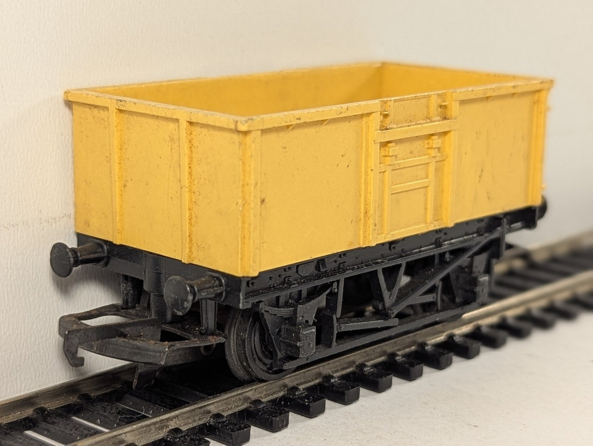 Tri-ang OO Gauge 7-Plank Open Wagon Goods Wagon Yellow