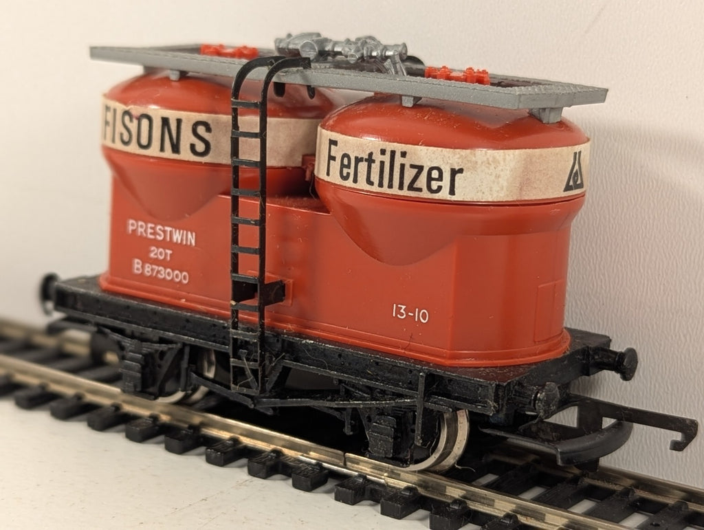 Wrenn Railways W4658 Prestwin Twin Silo Wagon “Fisons Fertilizer”