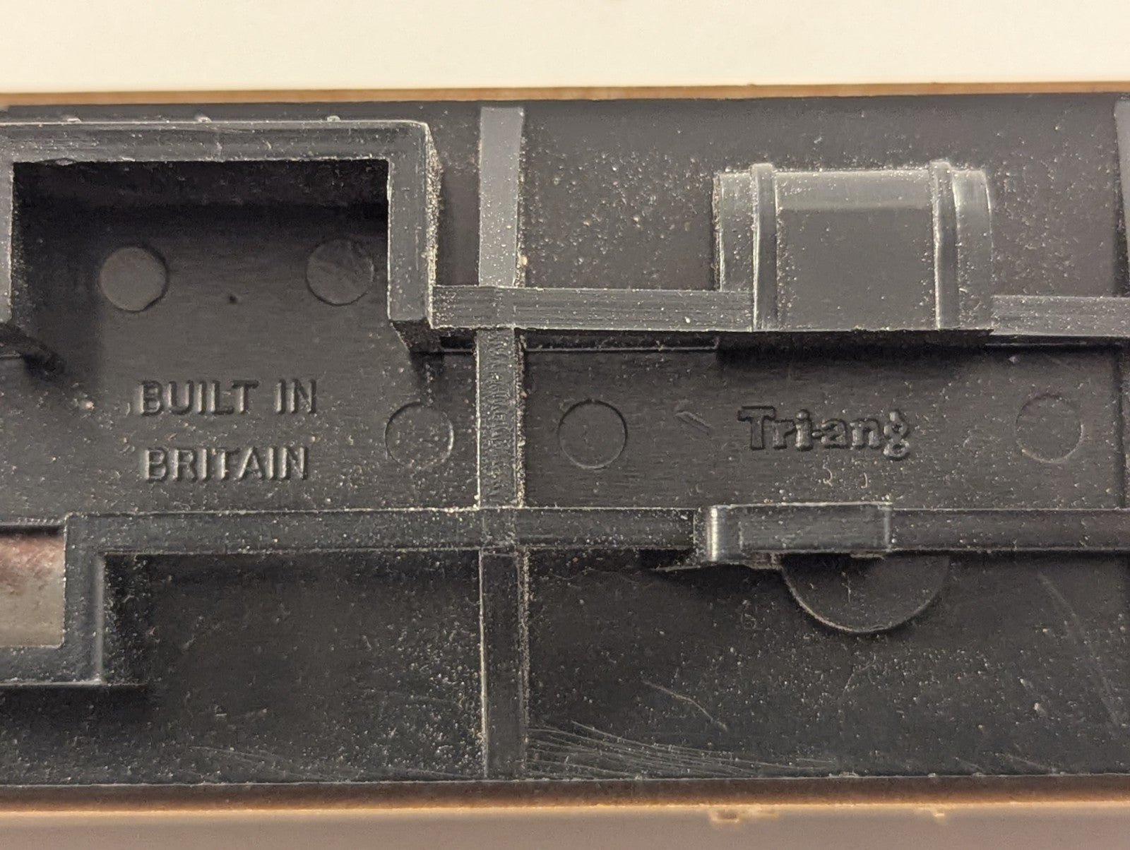 Tri-ang OO Gauge LNER Gresley Composite Coach Passenger Coach 1010