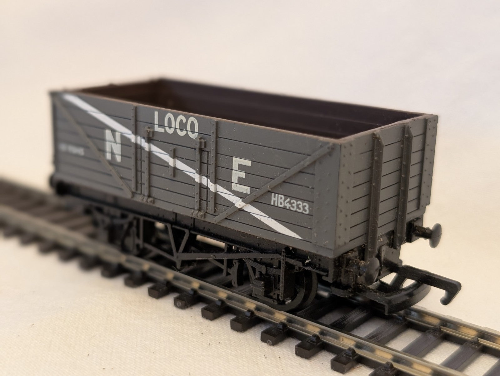 Mainline OO Gauge 7 Plank 12 Ton Loco Coal Wagon Goods Wagon HB4333