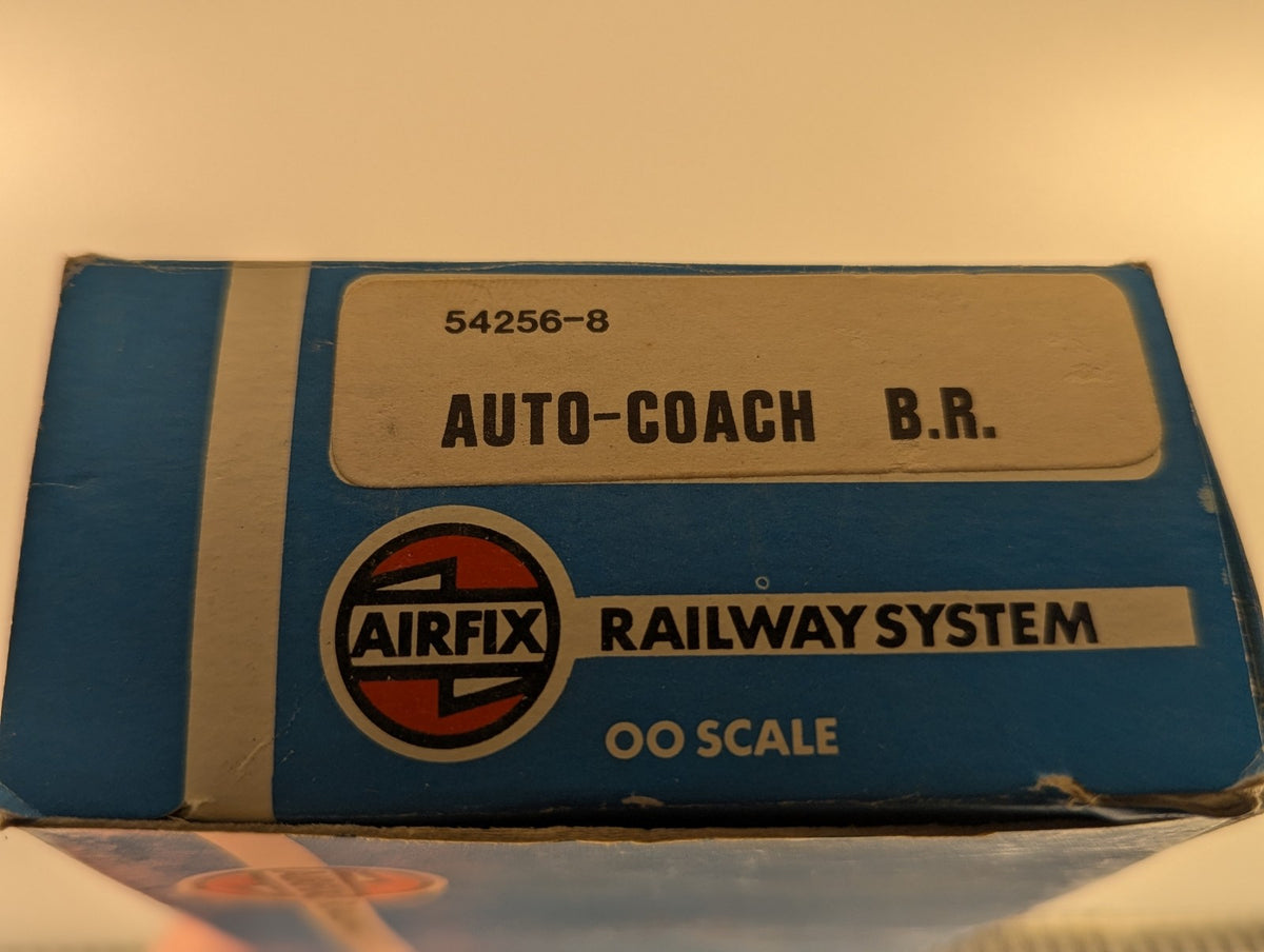 Airfix OO Gauge Collett Auto-Coach Passenger Coach W187W BR Maroon 54256-8