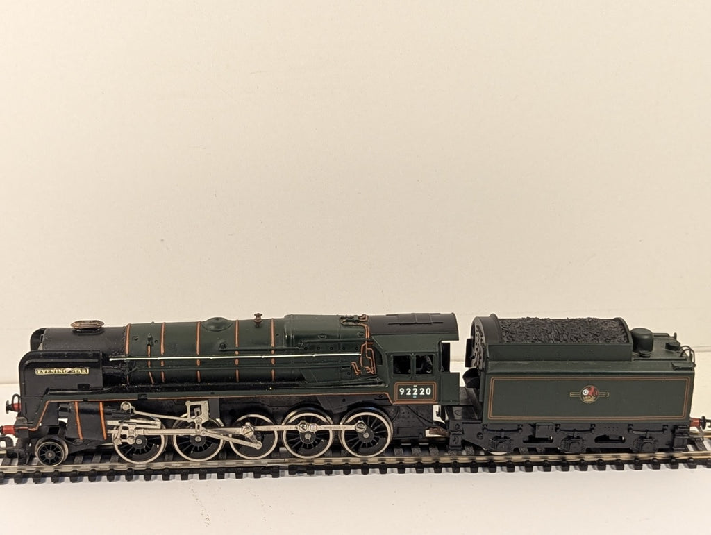 Hornby BR Class 9F "Evening Star" No.92220 2-10-0 Steam Locomotive OO Gauge