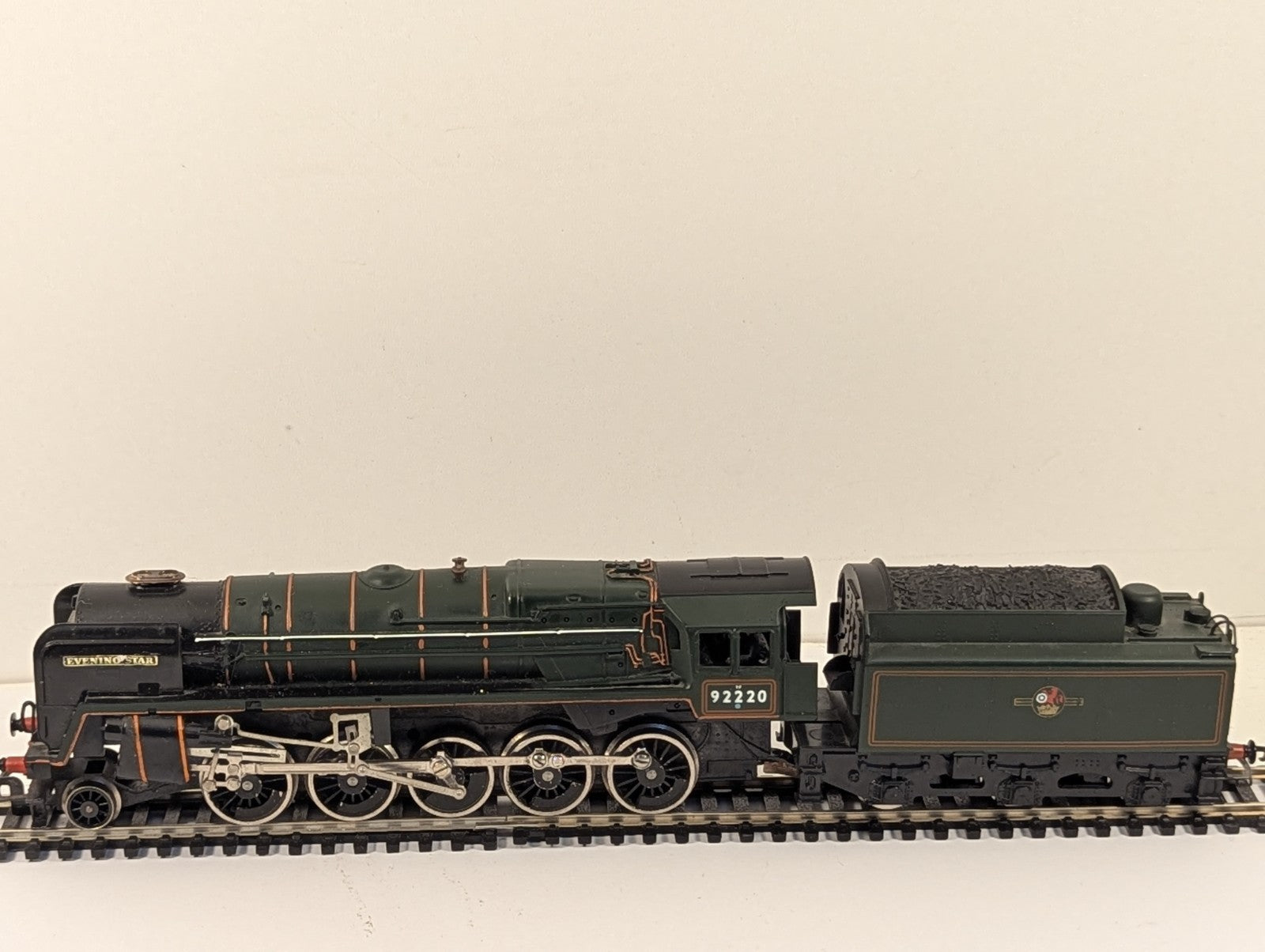Hornby BR Class 9F "Evening Star" No.92220 2-10-0 Steam Locomotive OO Gauge