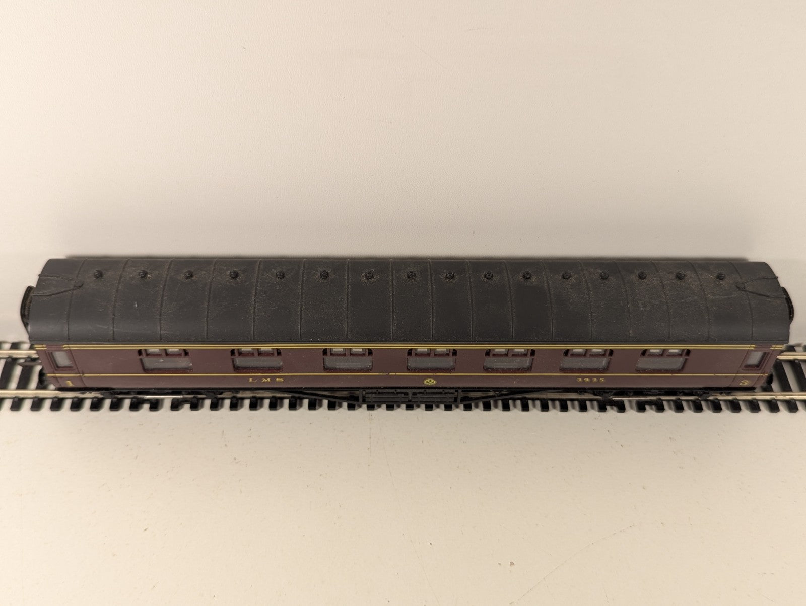 Hornby OO Gauge Class 92 Electric Locomotive Charles Dickens