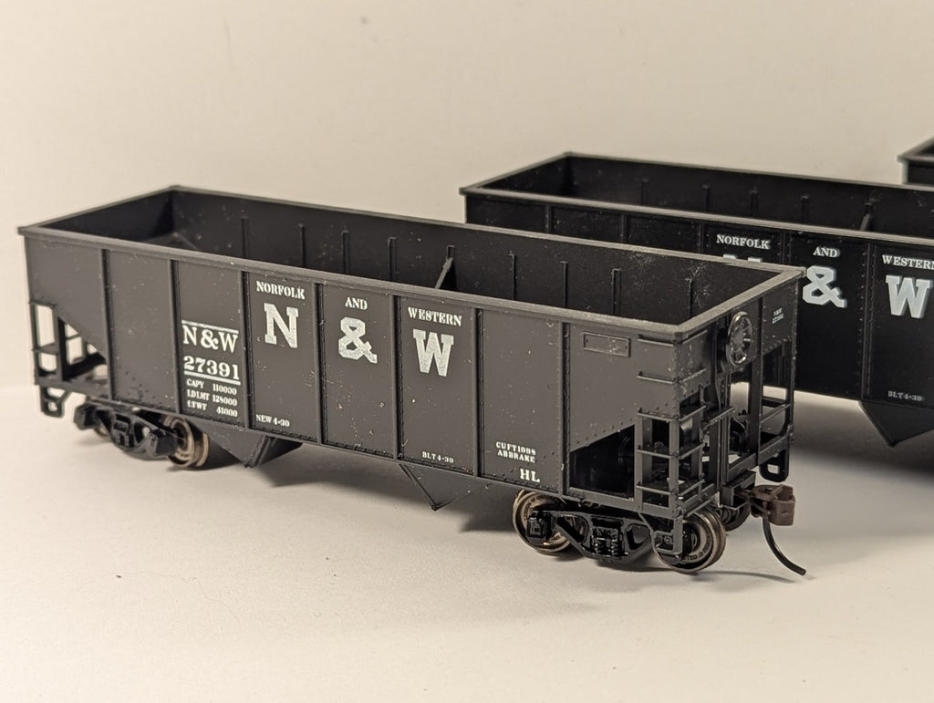 Athearn HO Gauge 34ft Ribbed Hopper Wagons Norfolk & Western