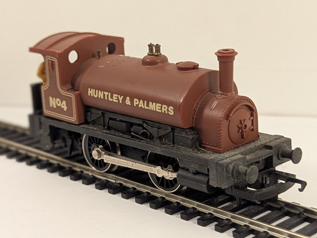 Hornby OO Gauge Holden Class 101 0-4-0ST Locomotive Huntley & Palmer
