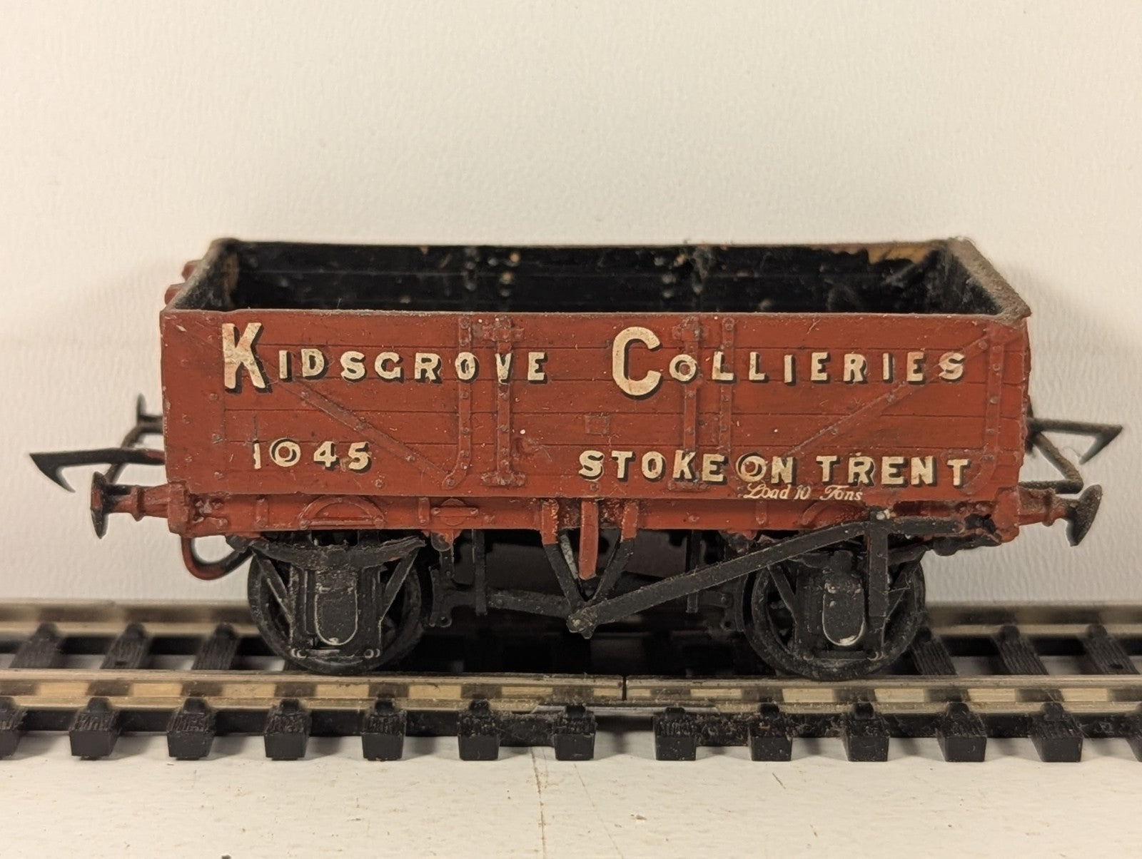 Kitbuilt OO Gauge LNWR 10-Ton Covered Goods Van Goods Wagon 45246