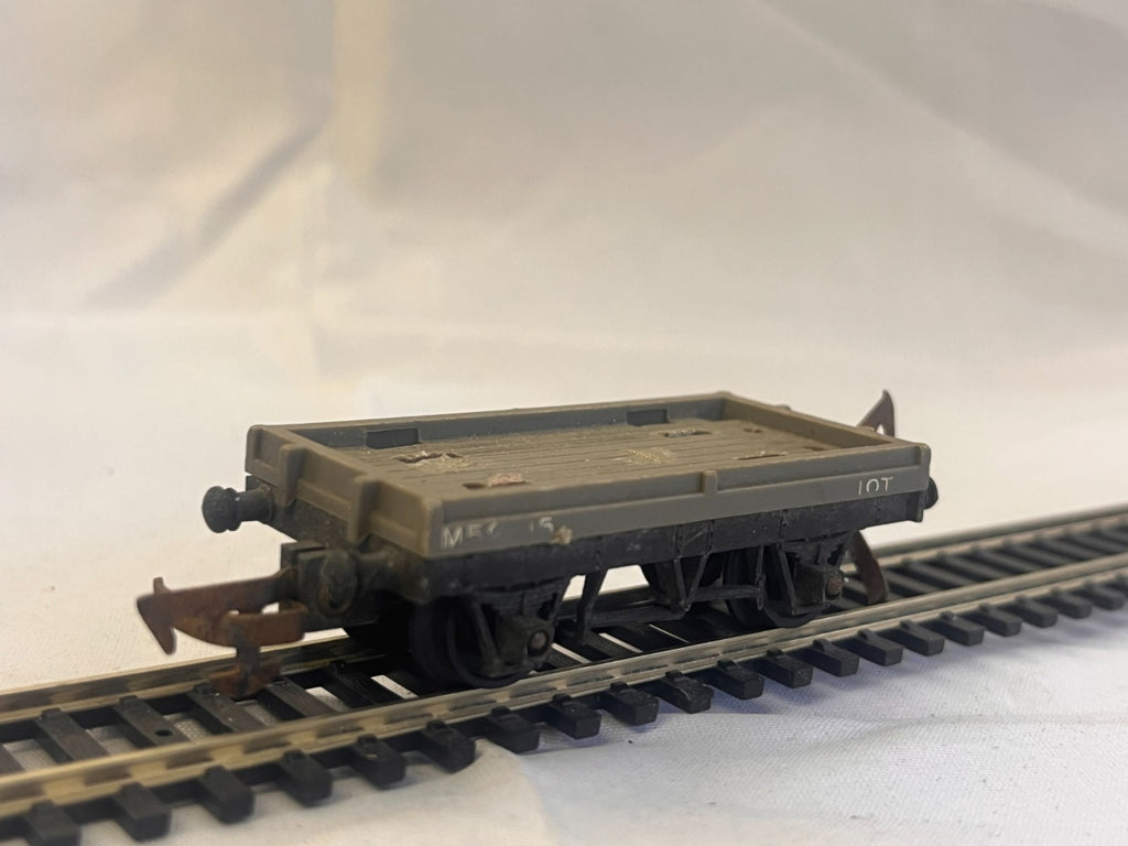Tri-ang Railways R17/18 OO Gauge Bolster Wagon