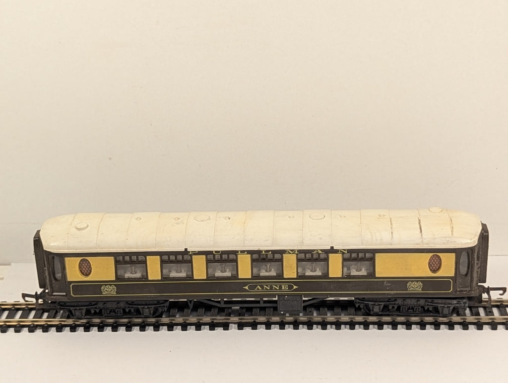 Tri-ang OO Gauge Pullman Coach Anne