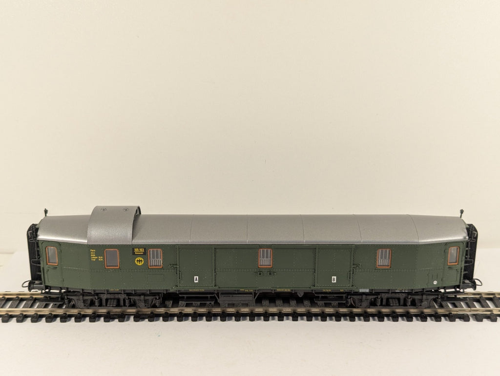 Roco HO Gauge DB Pw4ü Hechtwagen Baggage Car Boxed