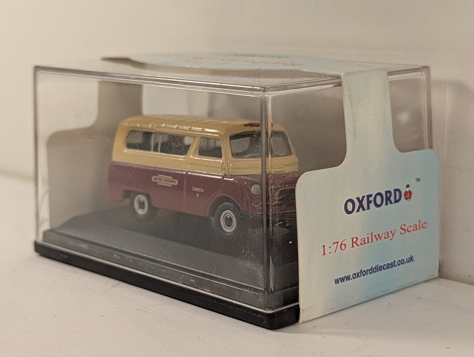 Oxford Diecast 1:76 Scale Bedford CA Minibus Die-cast Model CA8276 E