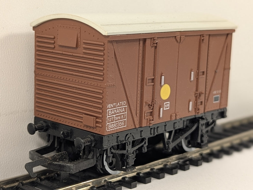 Hornby OO Gauge Banana Van (VEA) Goods Wagon B882356 BR Bauxite R.213
