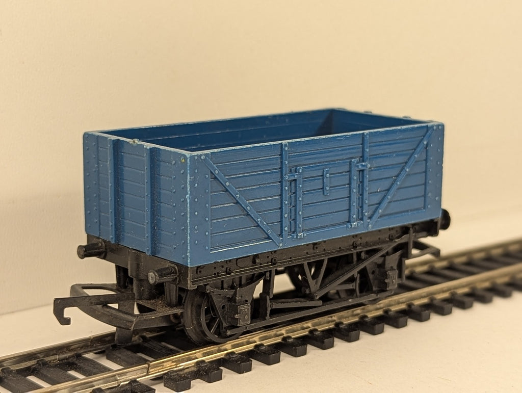 Hornby OO Gauge 5-Plank Open Wagon Goods Wagon Blue