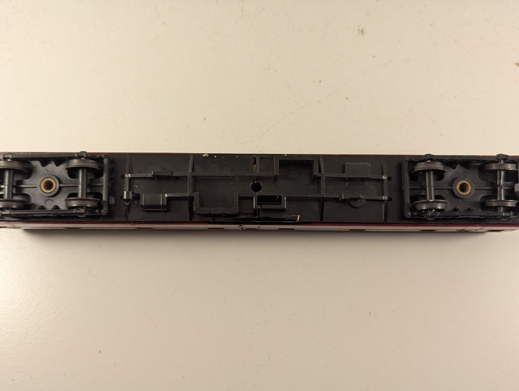 Tri-ang OO Gauge LMS Type Sleeping Car Passenger Coach 2510 BR Maroon
