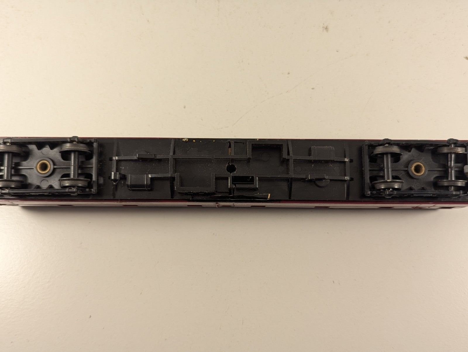 Tri-ang OO Gauge LMS Type Sleeping Car Passenger Coach 2510 BR Maroon