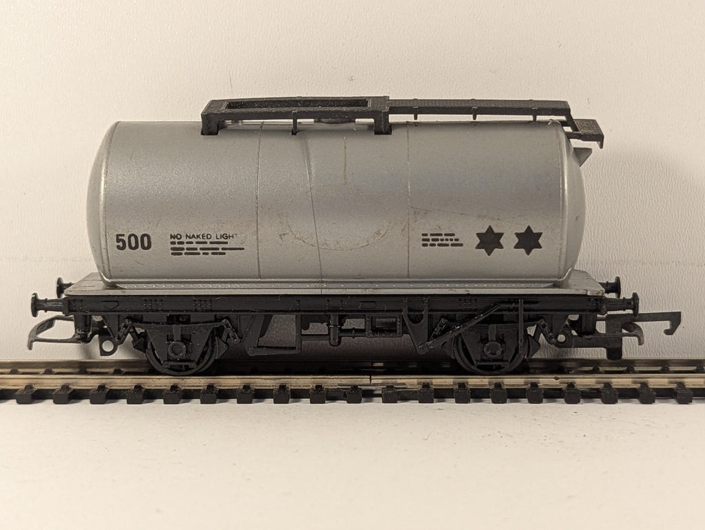 Tri-ang OO Gauge Two Star Tank Wagon Goods Wagon 500 Silver