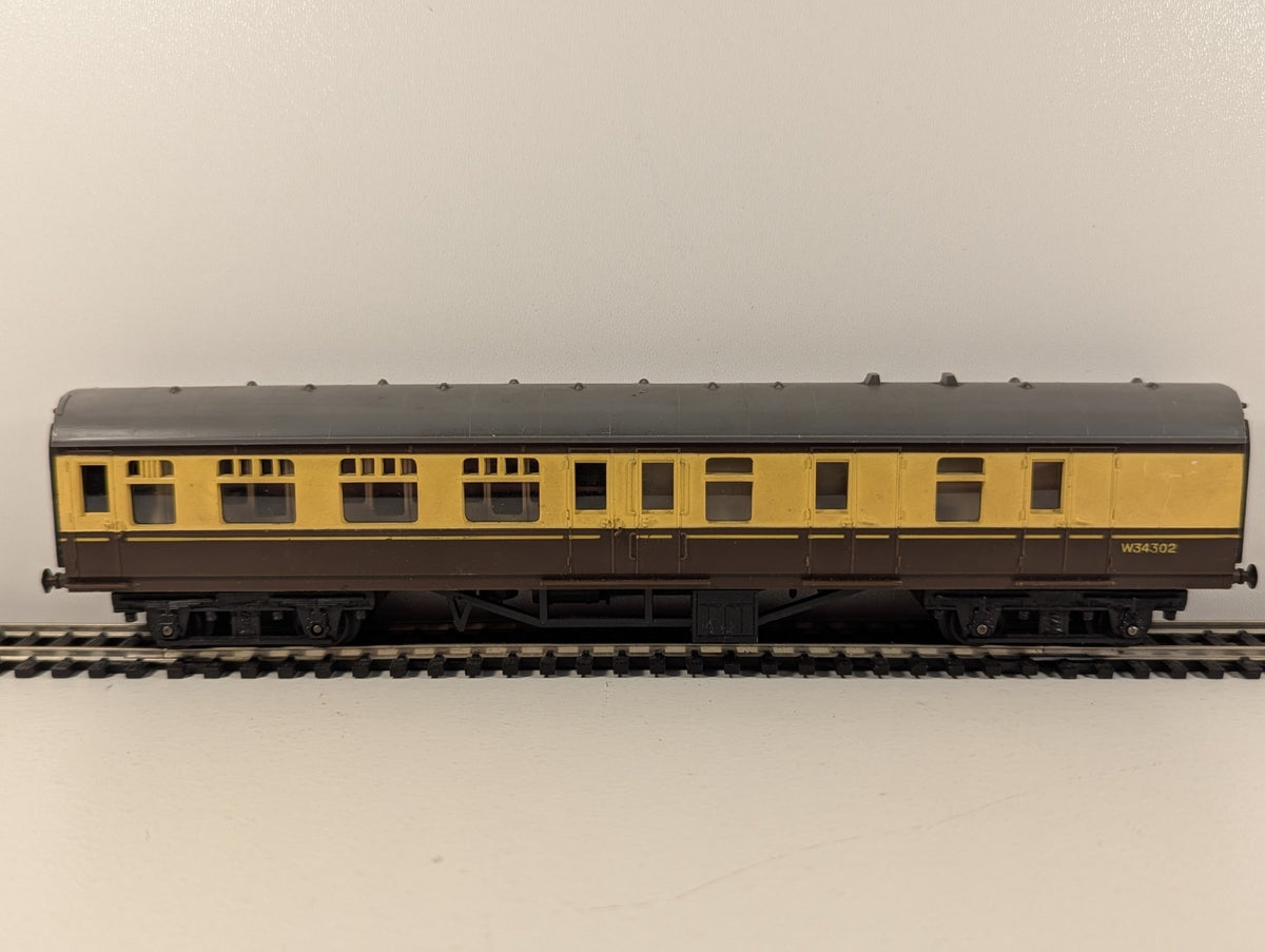Tri-ang R329 OO Gauge BR Mk1 Brake Second Coach W34302