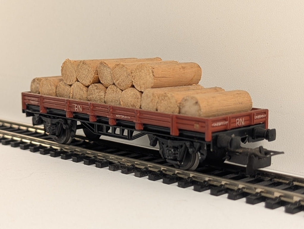 Liliput L235095 HO Gauge Flatbed Freight Wagon with Wood Load - Boxed