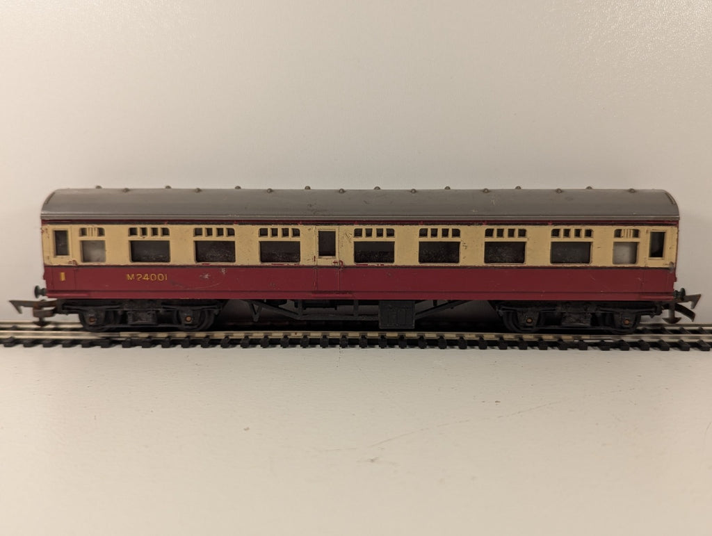 Tri-ang OO Gauge R29 Main Line Composite Coach M24001