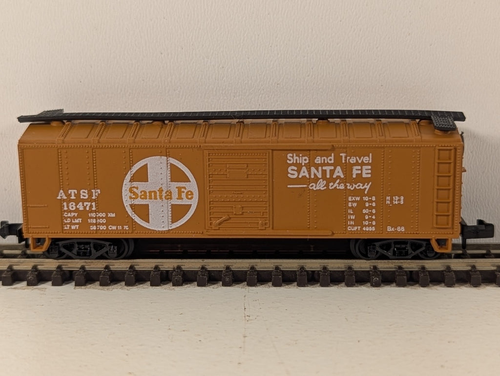 Model Power 3438 N Gauge Santa Fe ATSF Yellow Box Car - Boxed