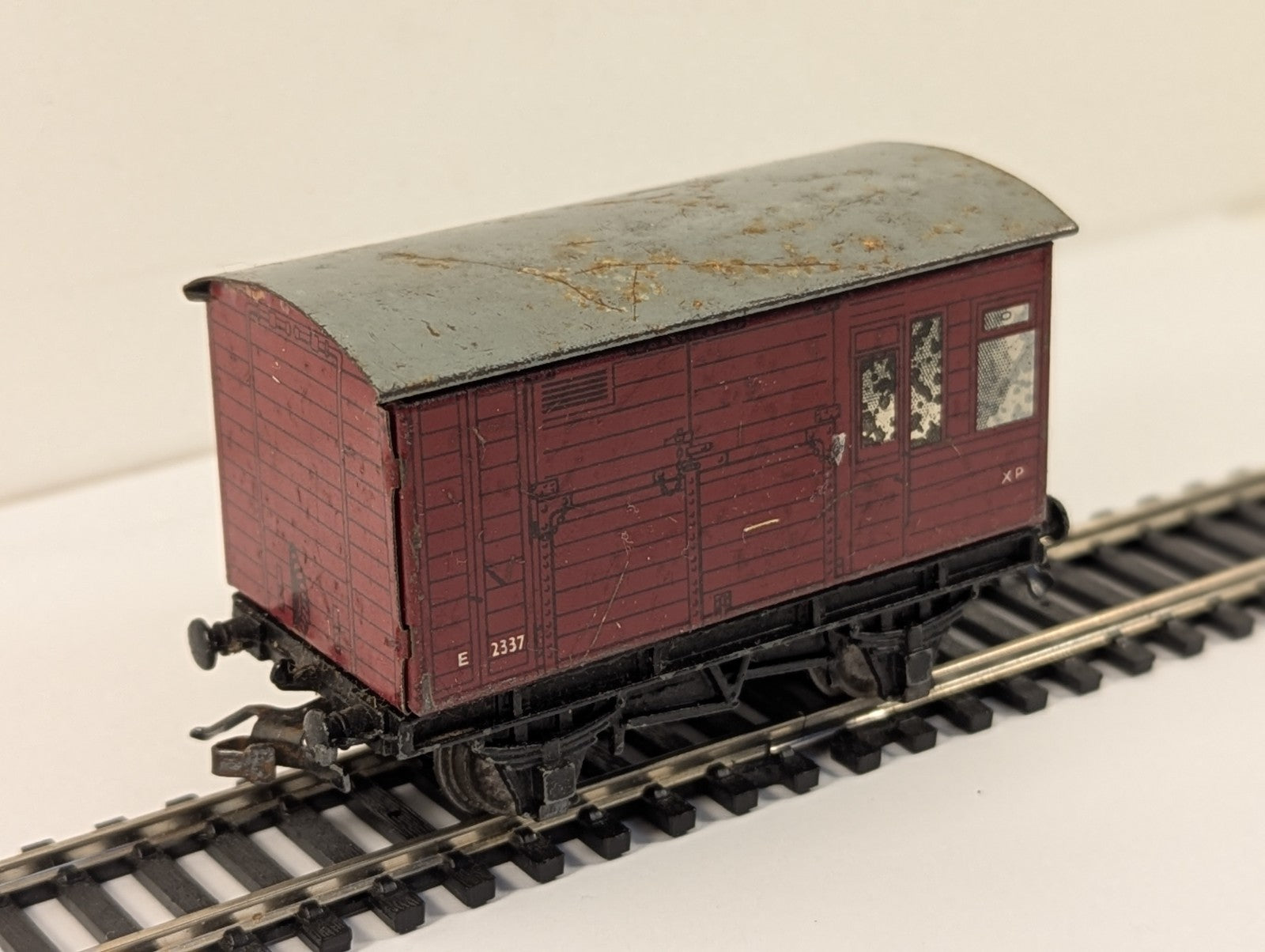 Hornby Dublo 32060 OO Gauge BR Red Horse Box - Rusted Roof