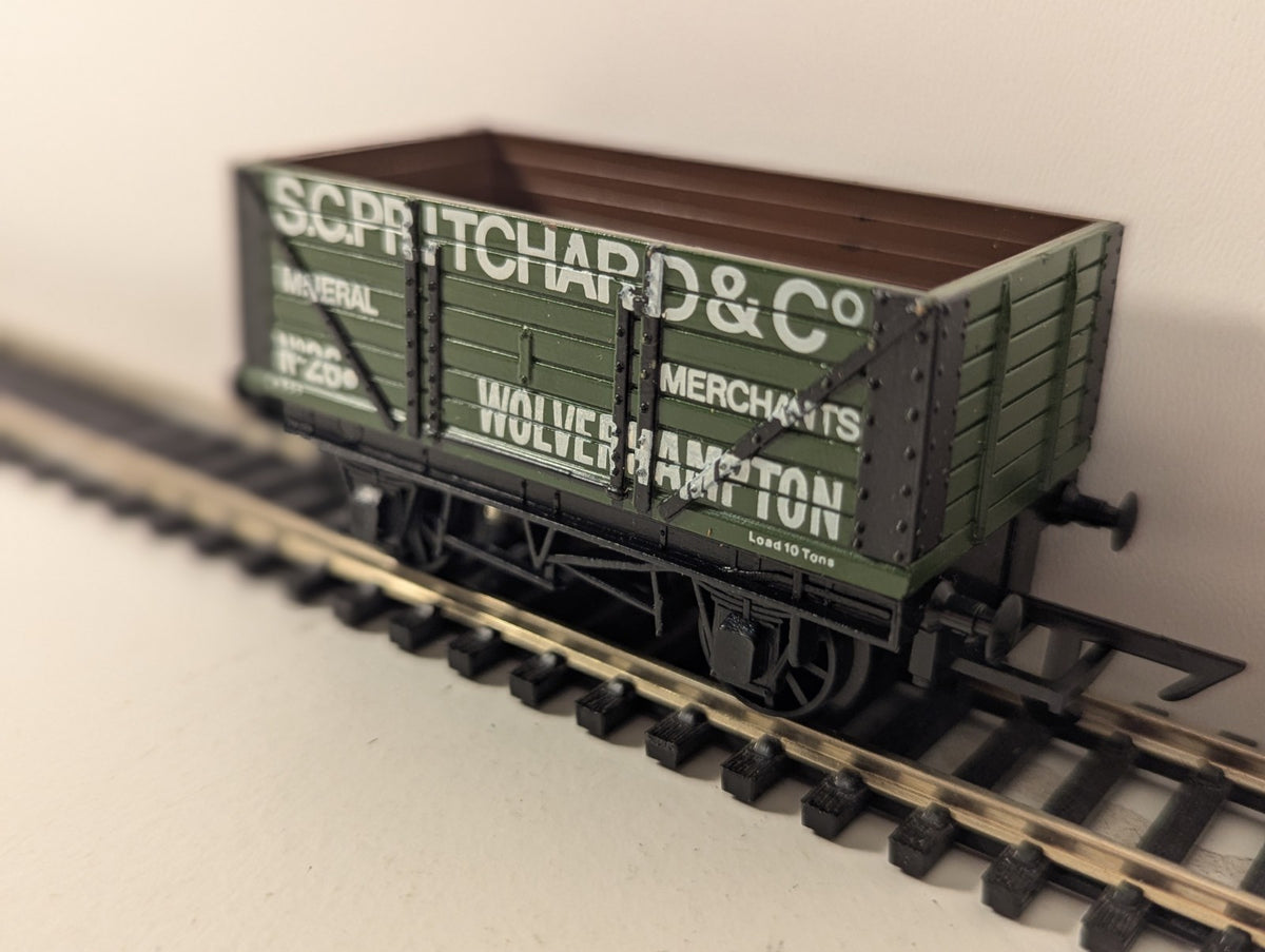 Graham Farish 12112 OO Gauge 7 Plank Wagon – S.C. Pritchard & Co