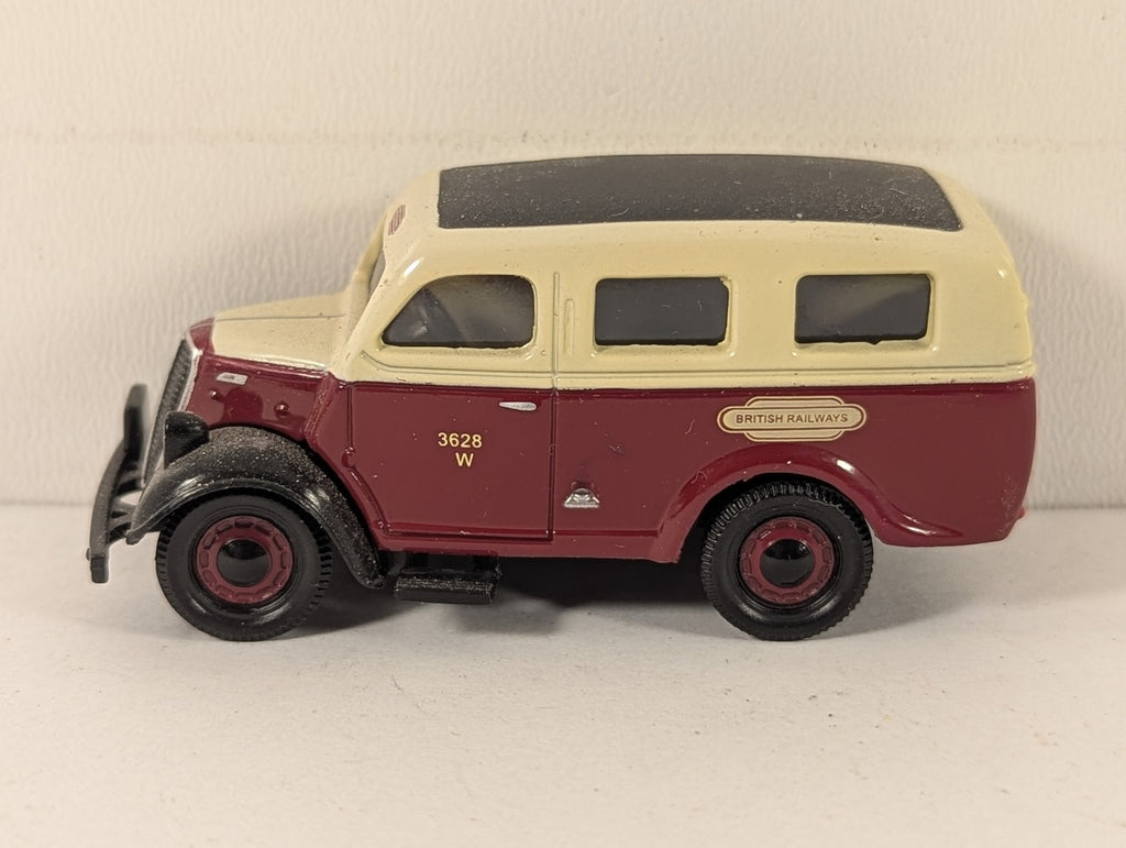 Classix 1:76 Scale / OO Gauge Ford E83W Thames Estate Die-cast Vehicle 3628 W