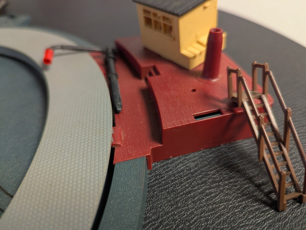 Hornby Railways R410 Operating Turntable Set Boxed
