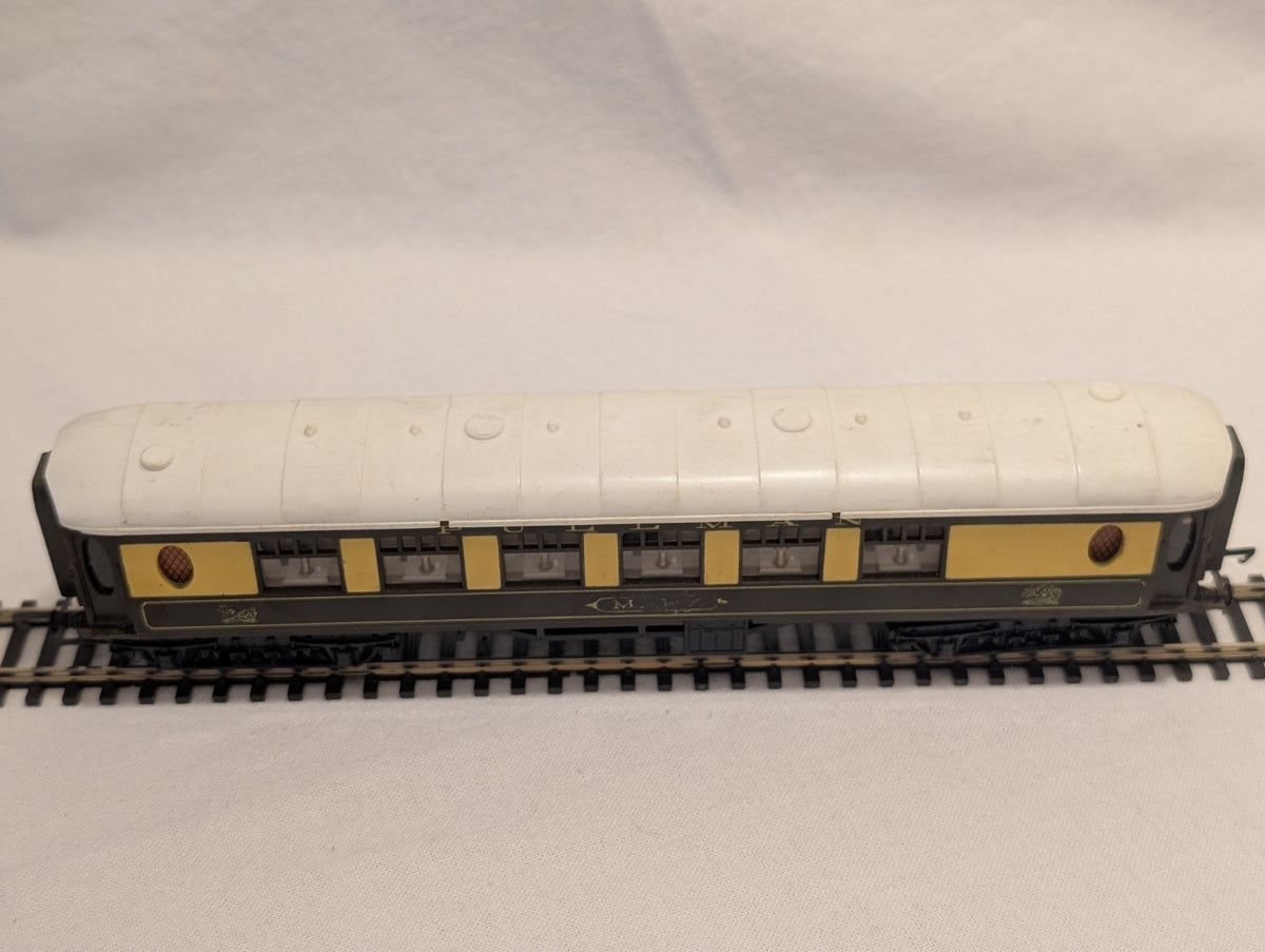 Tri-ang R228 OO Gauge Pullman Parlour Coach “Mary”