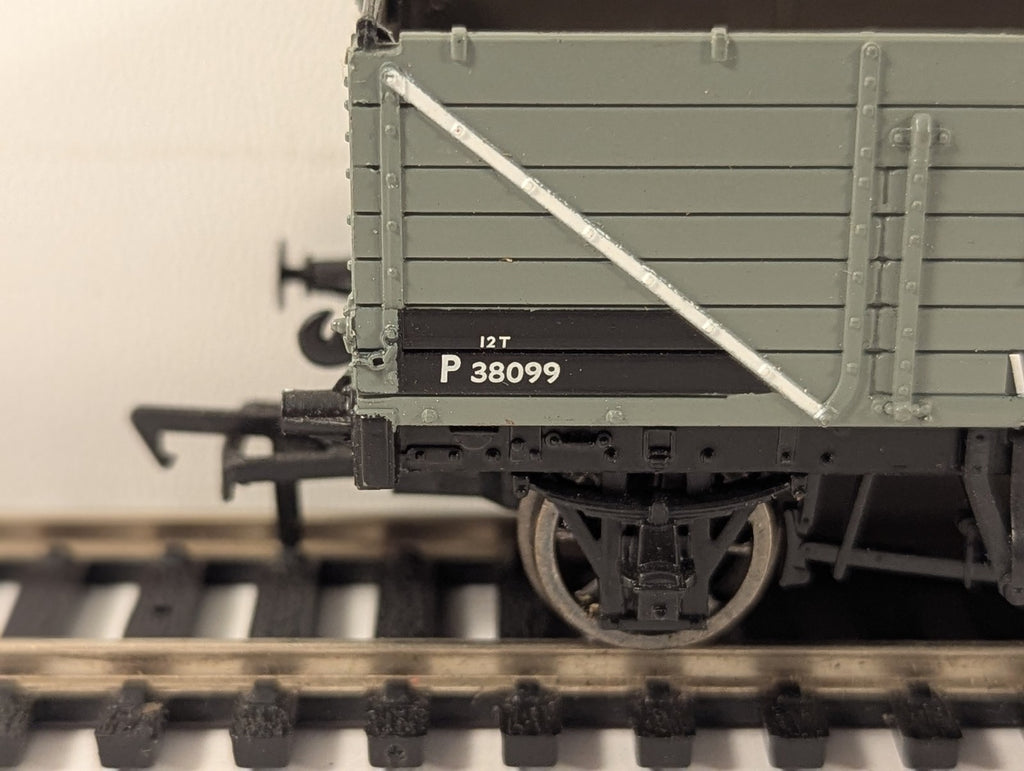 Bachmann OO Gauge 7-Plank Open Wagon Goods Wagon P 38099 BR Grey 37-061