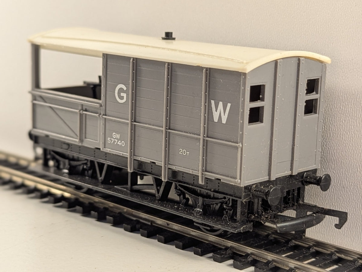 Tri-ang Hornby R124A OO Gauge GWR 20T Brake Van