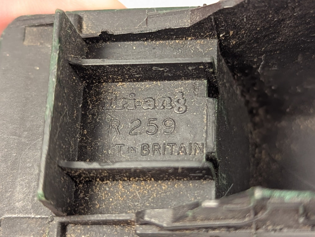 Tri-ang OO Gauge Class 7MT 'Britannia' Locomotive Body 70000 BR Green R259