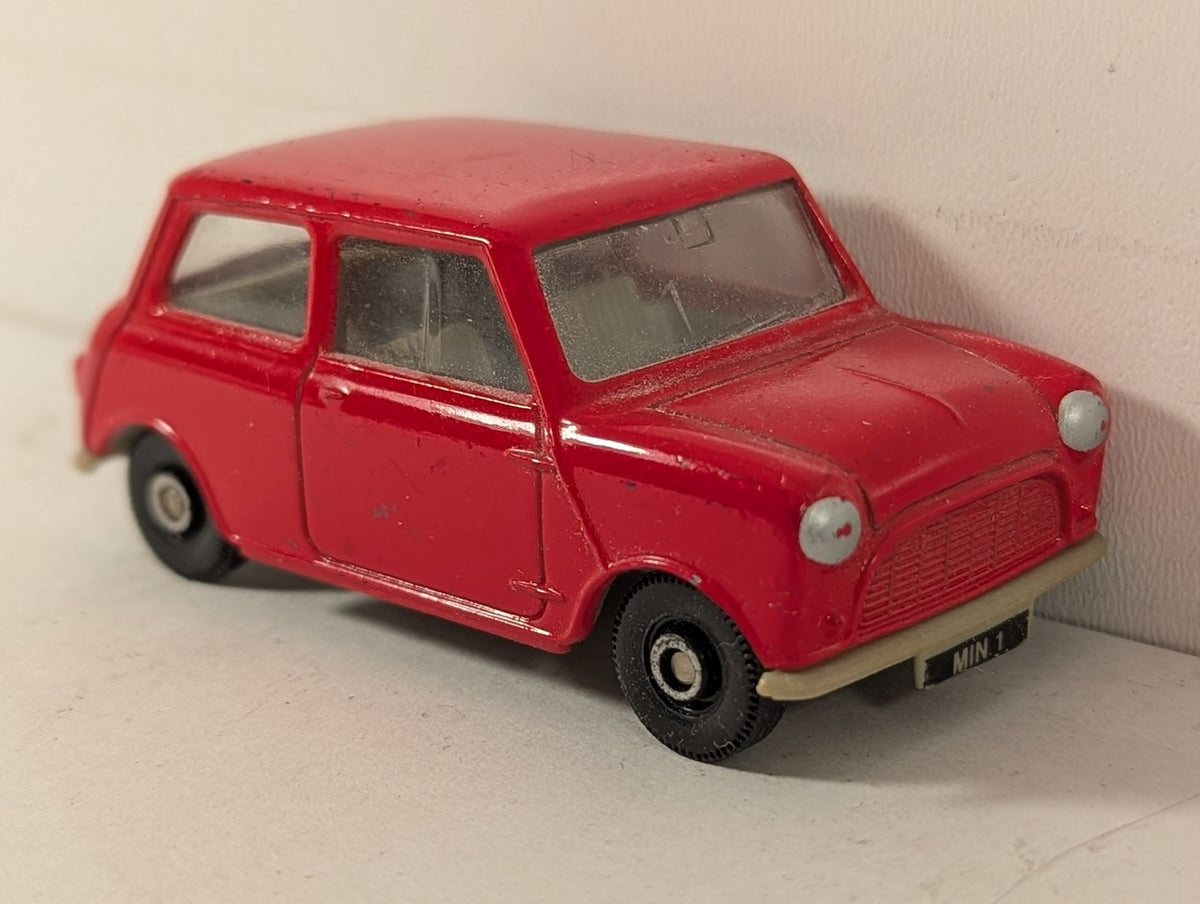 Corgi 1:64 Morris Mini Minor Die-cast Model Vehicle MIN 1 Red