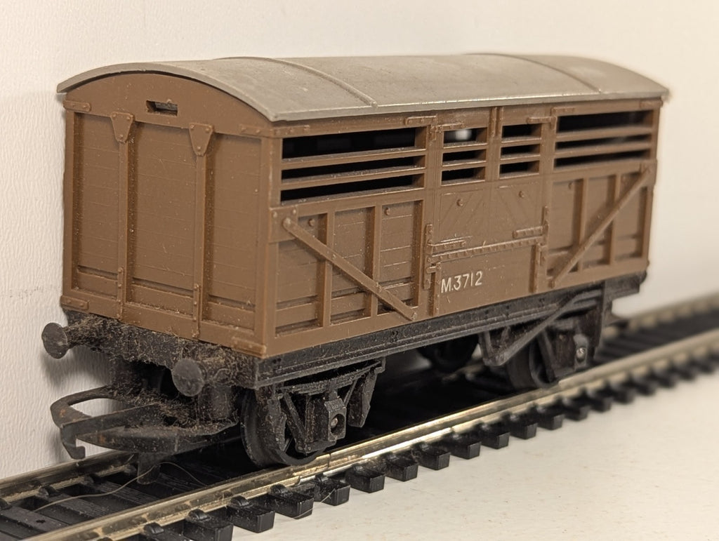 Tri-ang OO Gauge Cattle Wagon Goods Wagon M3712 BR Brown R122