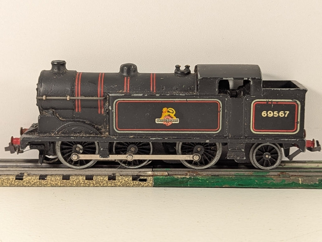 Hornby Dublo EDL17 0-6-2 Tank Locomotive 69567 – 3 Rail – Poor Runner – OO Gauge
