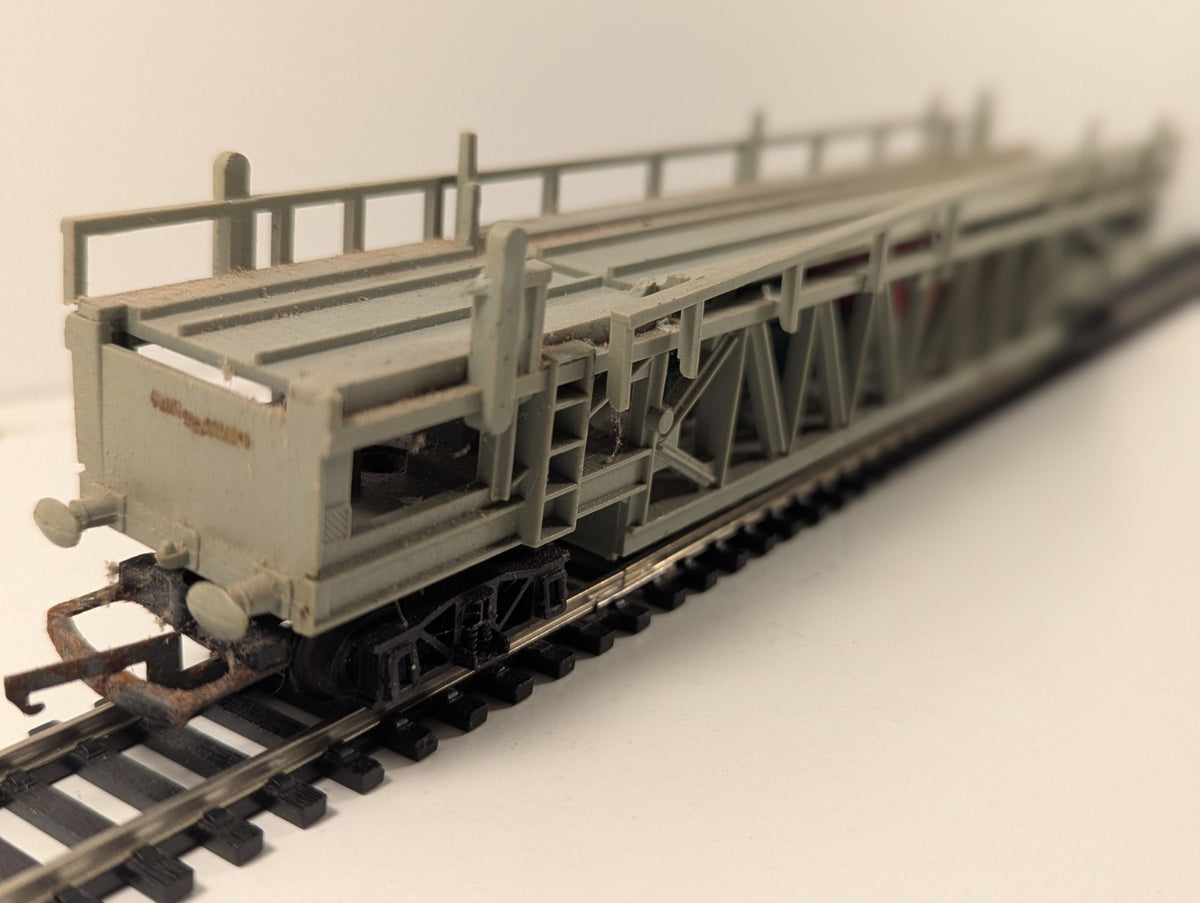 Tri-ang OO Gauge R342 Car Transporter Wagon with Cars