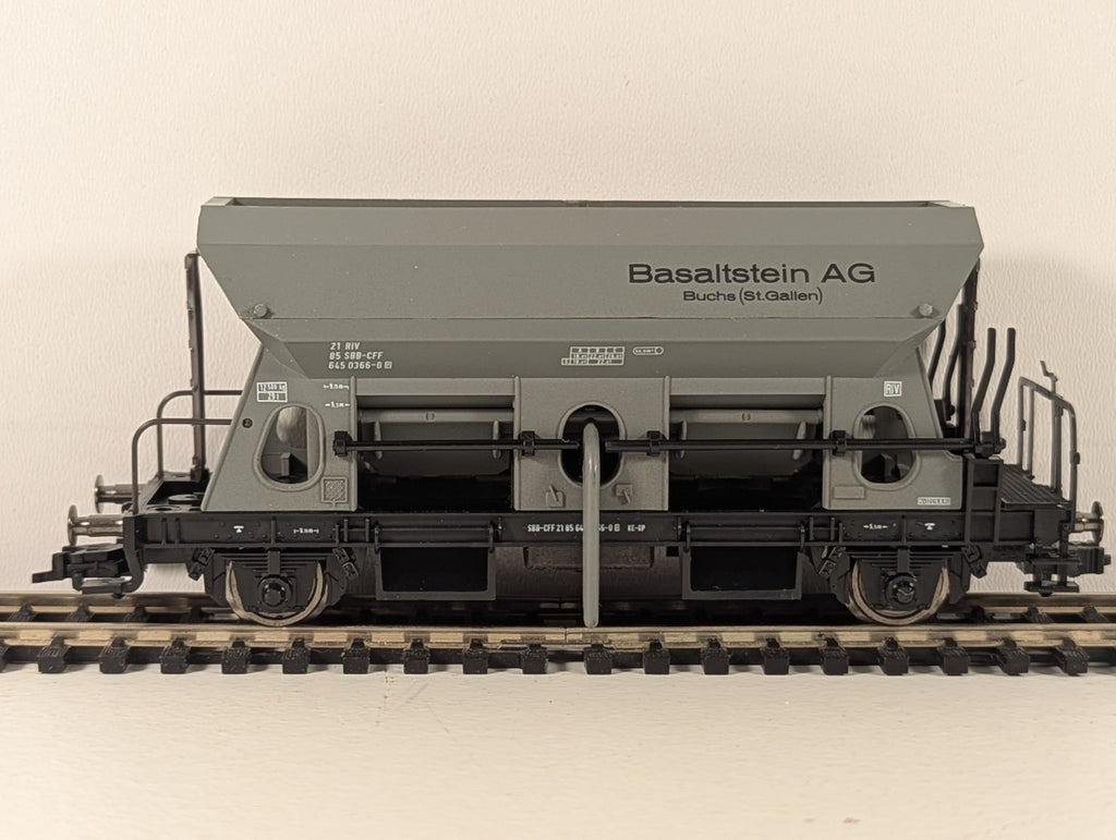 Fleischmann 5512FL HO Gauge SBB Self-Unloading Hopper “Basaltstein AG” Epoch IV