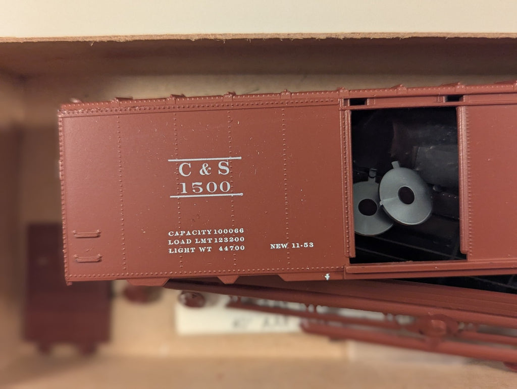 Athearn HO 40ft Box Car Burlington Route Kit