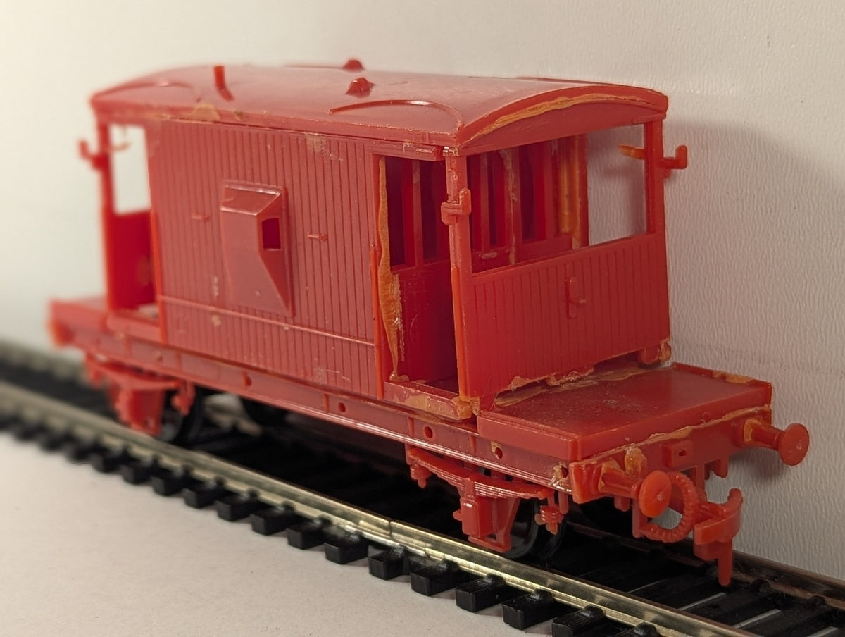 Airfix OO Gauge LMS 20 Ton Brake Van Unpainted Red