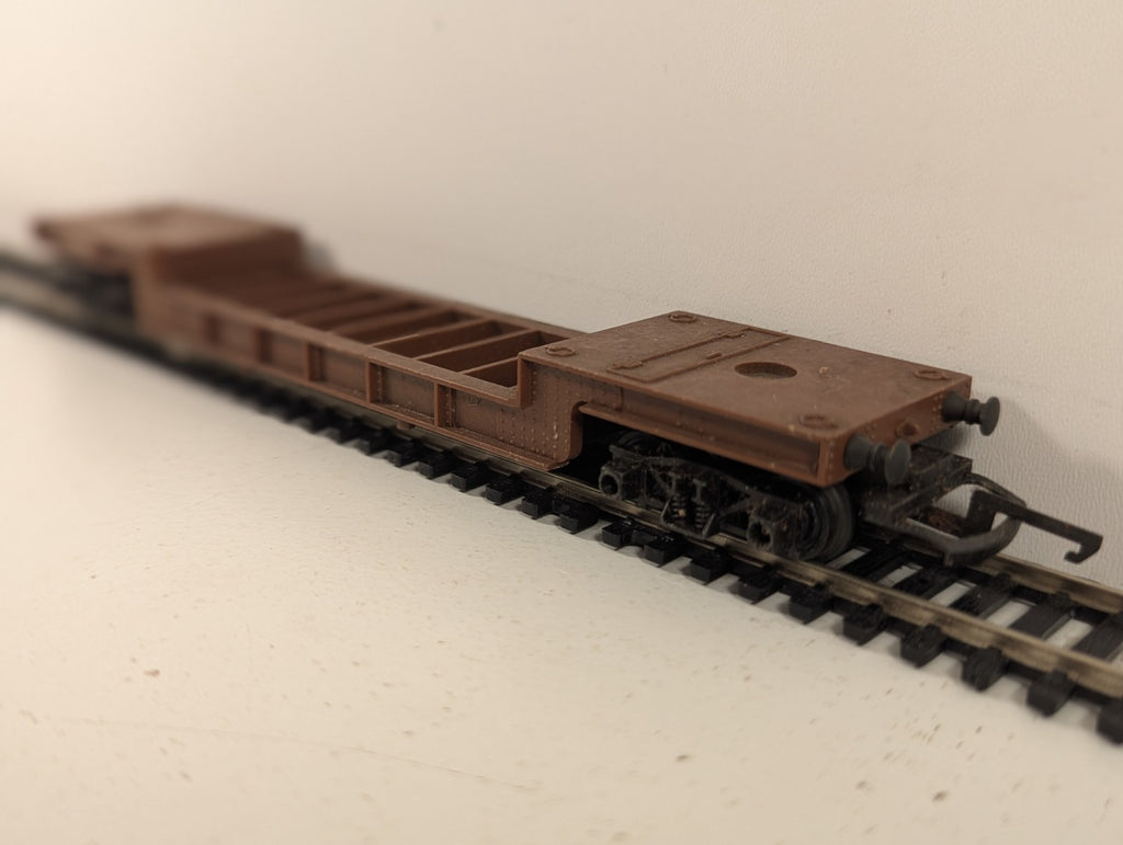 Tri-ang R118 OO Gauge Bogie Well Wagon BR Brown 41913