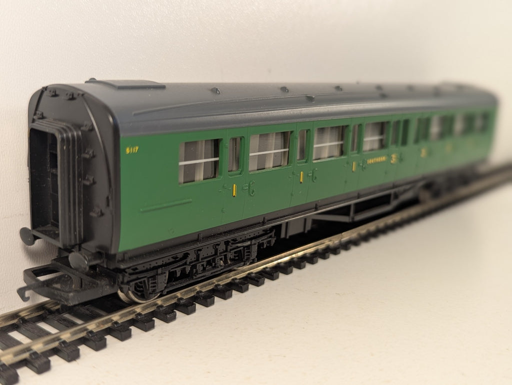 Hornby OO Gauge SR Composite Coach Passenger Coach 5117