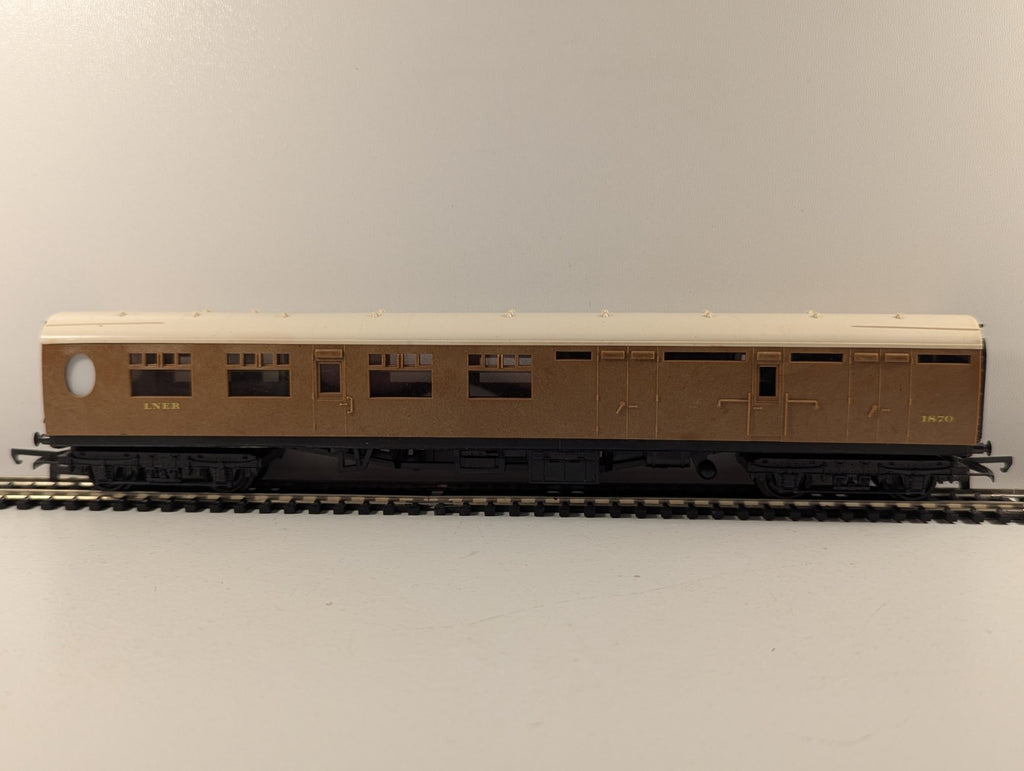Tri-ang R746 OO Gauge LNER Teak Corridor Brake Coach